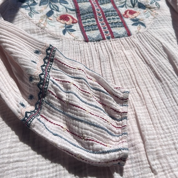XL Johnny Was Workshop blouse. Lite pink waffle texture embroidered cotton top - Picture 15 of 16